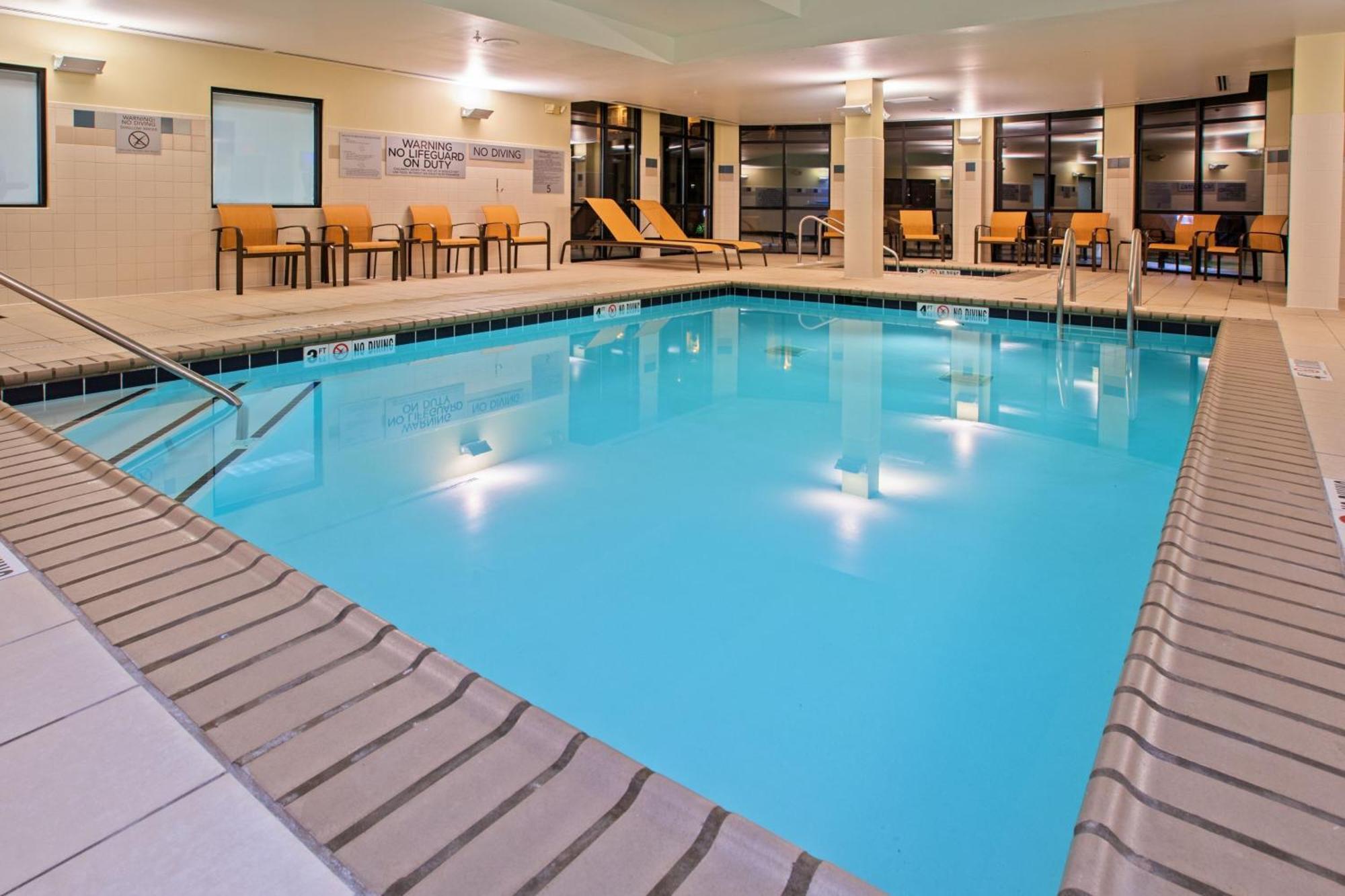 Courtyard Louisville Northeast Esterno foto