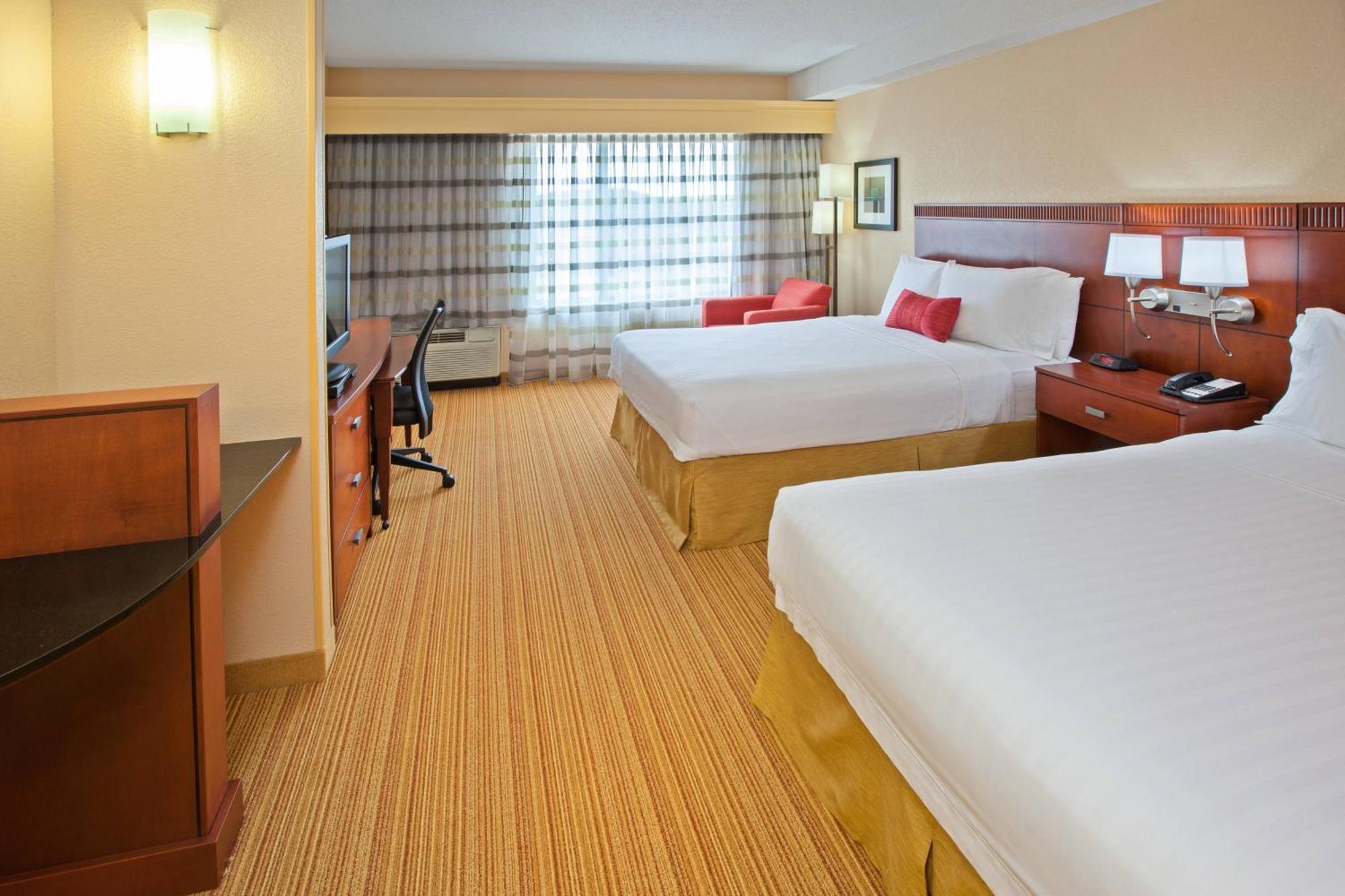 Courtyard Louisville Northeast Esterno foto