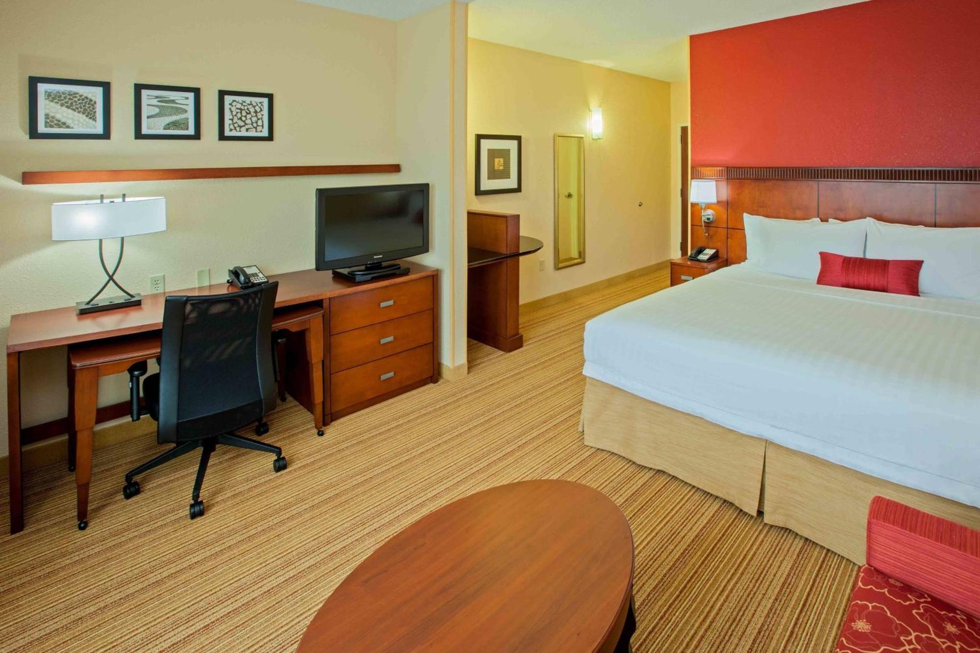 Courtyard Louisville Northeast Esterno foto